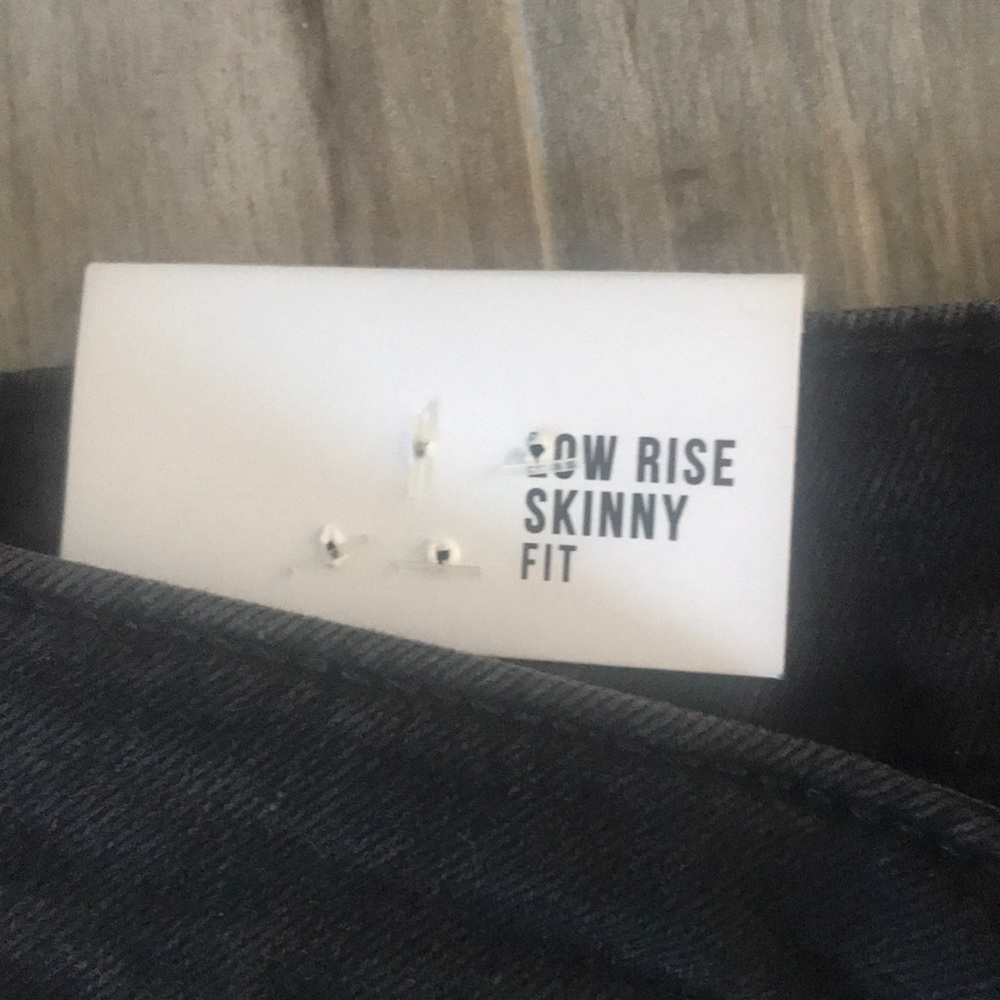 Low Rise Skinny Fit - Picture 3 of 5